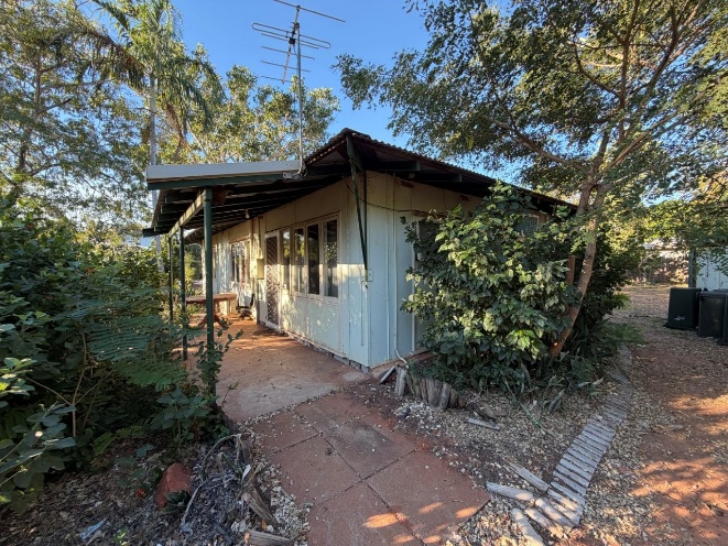Asbestos Removal and Complete Demolition Hamersley St Broome - before